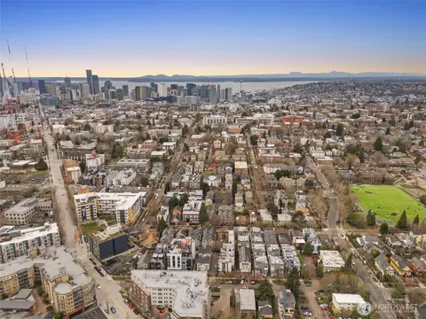 View/Area - 131 22nd Ave E #E, Seattle, WA 98112 photo 6 of 6