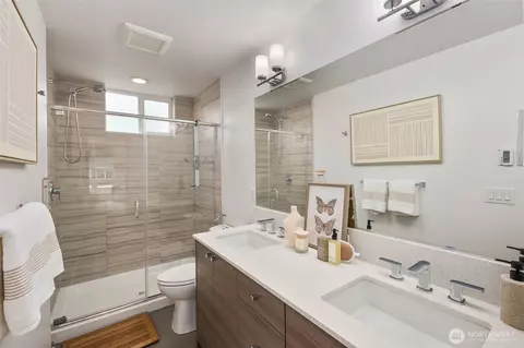 Bath - 131 22nd Ave E #E, Seattle, WA 98112 photo 2 of 3