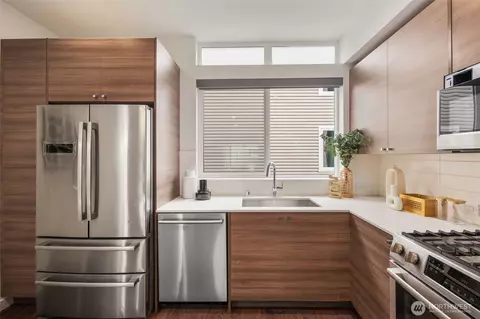 Kitchen - 131 22nd Ave E #E, Seattle, WA 98112 photo 4 of 4