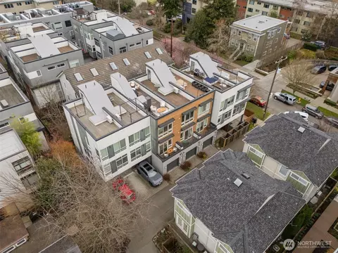 View/Area - 131 22nd Ave E #E, Seattle, WA 98112 photo 3 of 6
