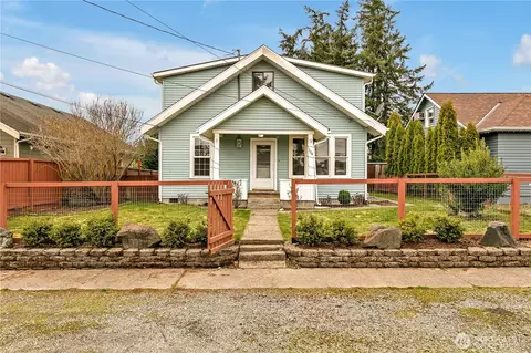 104 Pennsylvania Ave N, Eatonville, WA 98328