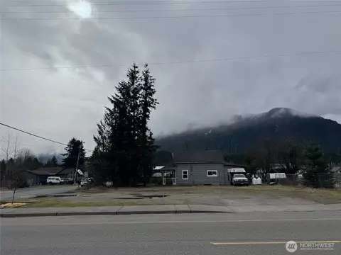 1035 Darrington St, Darrington, WA 98241
