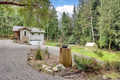 123 Madrona Rd, Nordland, WA 98358