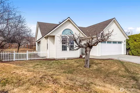 1618 Alderwood Dr, Wenatchee, WA 98801