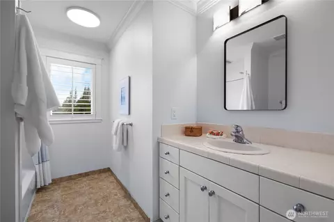 Bath - 203 32nd Ave E, Seattle, WA 98112 photo 3 of 3