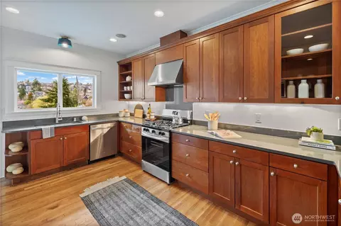 Kitchen - 203 32nd Ave E, Seattle, WA 98112 photo 2 of 4