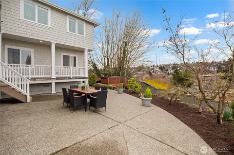 Exterior - 203 32nd Ave E, Seattle, WA 98112 photo 3 of 7