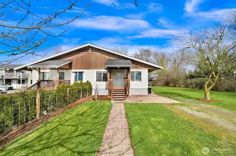 586 Second St, Sumas, WA 98295