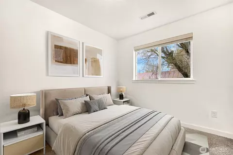 Bedroom - 586 Second St, Sumas, WA 98295 photo 1 of 3
