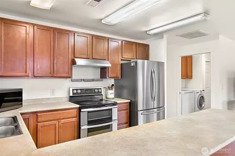 Kitchen - 586 Second St, Sumas, WA 98295 photo 1 of 2