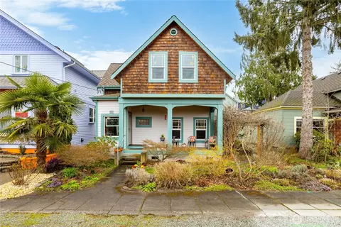 609 S Third St, La Conner, WA 98257