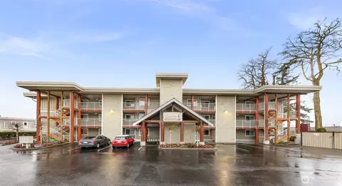 8075 Harborview Rd #101, Blaine, WA 98230