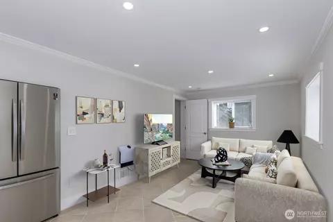 Living - 5923 Lowell Rd, Everett, WA 98203 photo 3 of 3