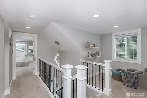 Entry Way - 5923 Lowell Rd, Everett, WA 98203 photo 1 of 2