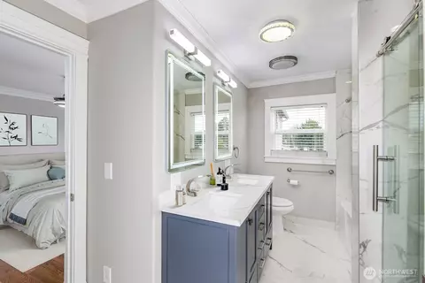 Bath - 5923 Lowell Rd, Everett, WA 98203 photo 1 of 7