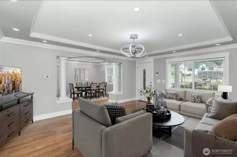 Living - 5923 Lowell Rd, Everett, WA 98203 photo 2 of 3