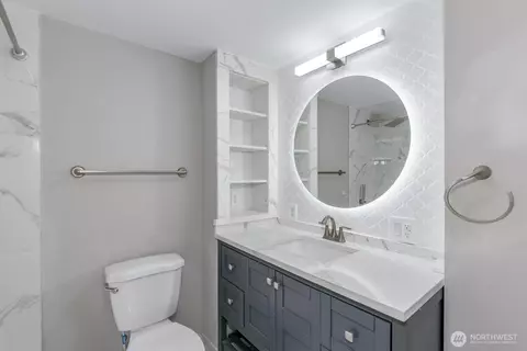 Bath - 5923 Lowell Rd, Everett, WA 98203 photo 4 of 7