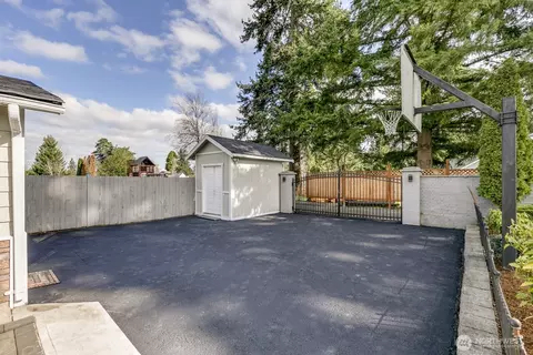 Exterior - 5923 Lowell Rd, Everett, WA 98203 photo 4 of 6