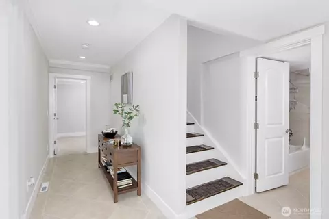 Entry Way - 5923 Lowell Rd, Everett, WA 98203 photo 2 of 2