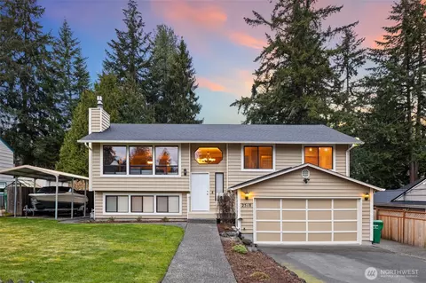 2518 NE 135th St, Seattle, WA 98125