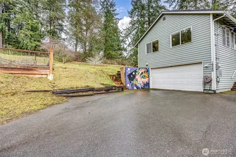 16580 NE Stewart Dr, Poulsbo, WA 98370