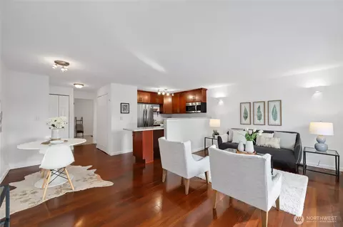 601 14th Ave E #303, Seattle, WA 98112