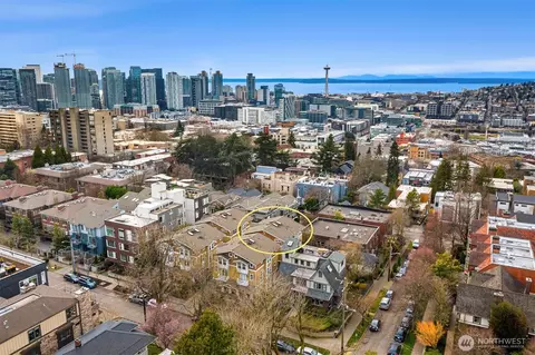 View/Area - 753 Harvard Ave E #B, Seattle, WA 98102 photo 2 of 3