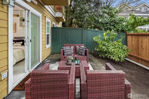 Exterior - 753 Harvard Ave E #B, Seattle, WA 98102 photo 3 of 4