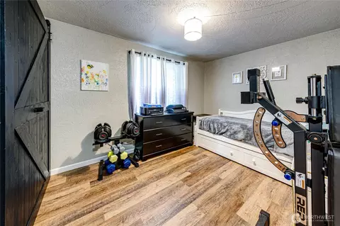 Bedroom - 140 Osprey Glen Rd, Sequim, WA 98382 photo 1 of 3