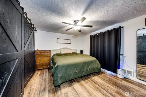 Bedroom - 140 Osprey Glen Rd, Sequim, WA 98382 photo 3 of 3