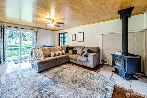 Living - 140 Osprey Glen Rd, Sequim, WA 98382 photo 3 of 3