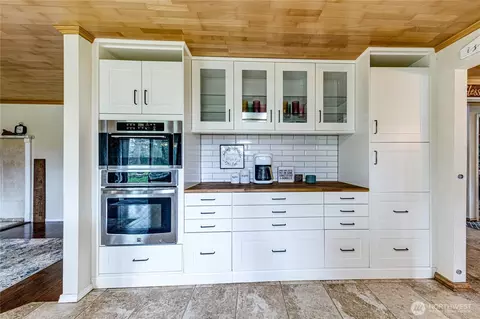 Kitchen - 140 Osprey Glen Rd, Sequim, WA 98382 photo 4 of 5