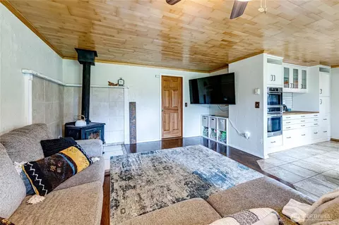 Living - 140 Osprey Glen Rd, Sequim, WA 98382 photo 2 of 3