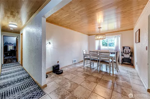 Entry Way - 140 Osprey Glen Rd, Sequim, WA 98382 photo 1 of 1