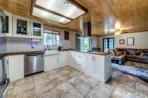 Kitchen - 140 Osprey Glen Rd, Sequim, WA 98382 photo 1 of 5