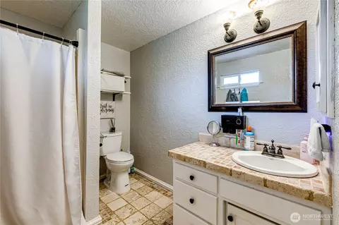 Bath - 140 Osprey Glen Rd, Sequim, WA 98382 photo 2 of 2