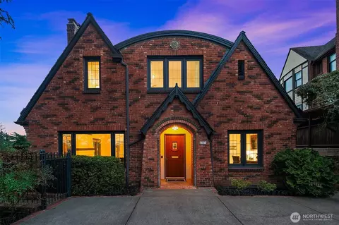 4301 52nd Ave NE, Seattle, WA 98105