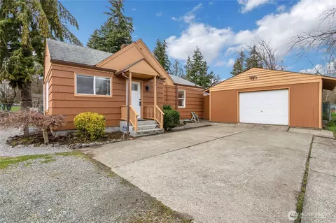 3021 128th St E, Tacoma, WA 98446