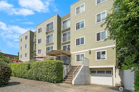 800 N Allen Pl #204, Seattle, WA 98103