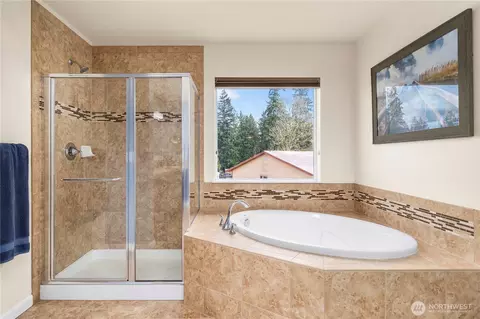 Bath - 14209 3rd Ave W, Everett, WA 98208 photo 2 of 3