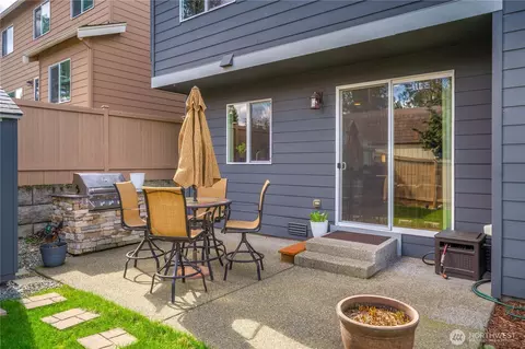 Exterior - 14209 3rd Ave W, Everett, WA 98208 photo 5 of 7