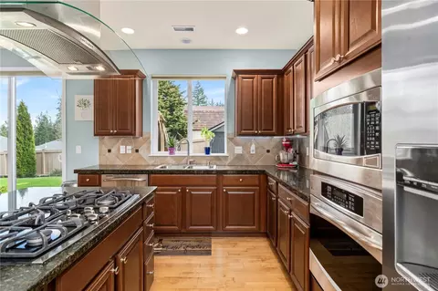Kitchen - 14209 3rd Ave W, Everett, WA 98208 photo 2 of 2