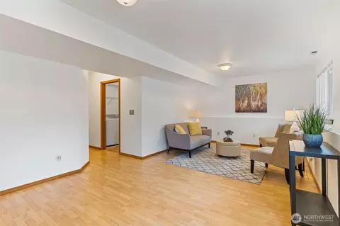 Living - 2030 127th Pl SE, Everett, WA 98208 photo 4 of 4