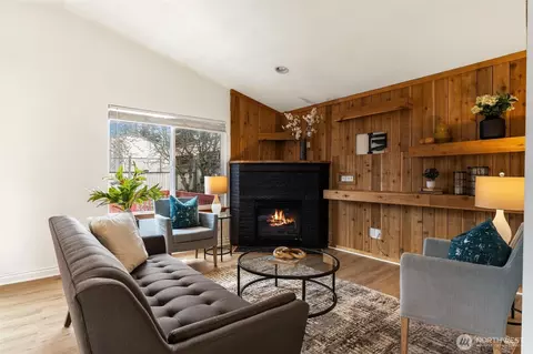 Living - 2030 127th Pl SE, Everett, WA 98208 photo 1 of 4