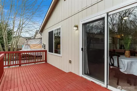 Exterior - 2030 127th Pl SE, Everett, WA 98208 photo 2 of 4