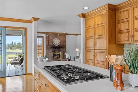 Kitchen - 23419 SE 406th St, Enumclaw, WA 98022 photo 2 of 6
