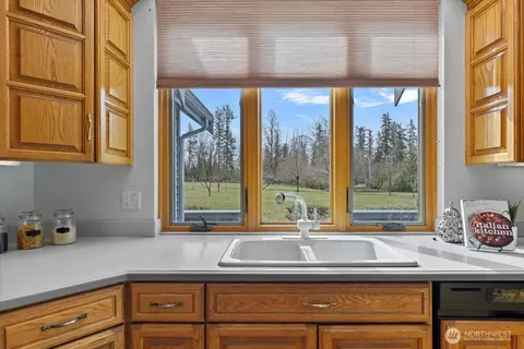 Kitchen - 23419 SE 406th St, Enumclaw, WA 98022 photo 3 of 6