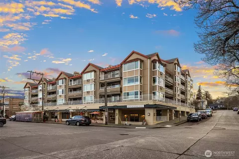 2425 33rd Ave W #101, Seattle, WA 98199