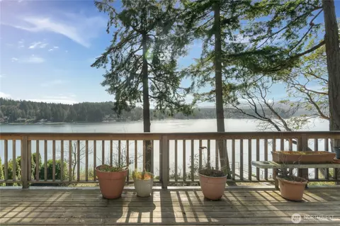 5315 Sunrise Beach Rd NW, Olympia, WA 98502
