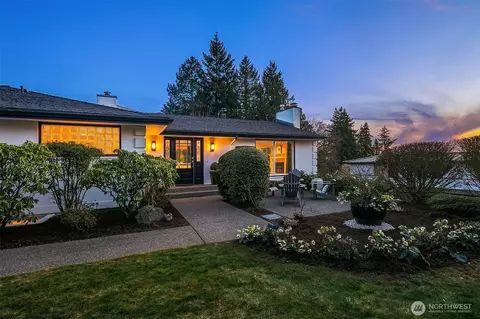 11217 NE 92nd St, Kirkland, WA 98033